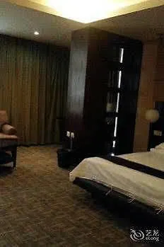 מלון סוג'ואו Le View Seasons Suites